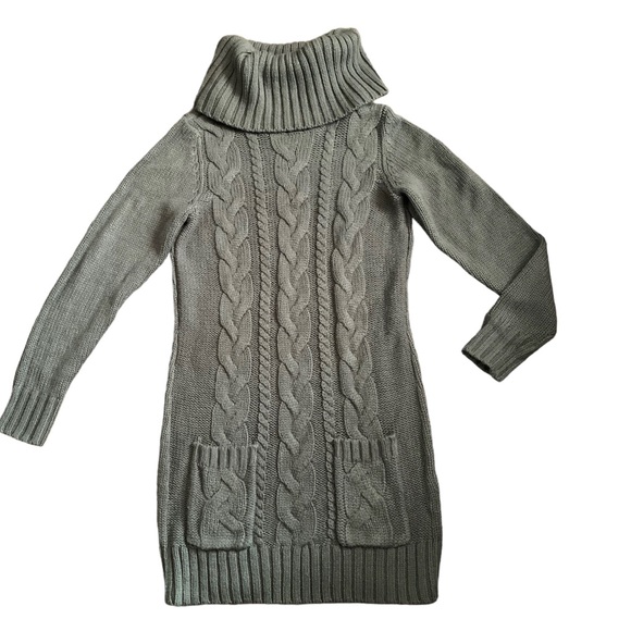 VENUS Sweaters - VENUS Green Cable Knit Turtleneck Sweater